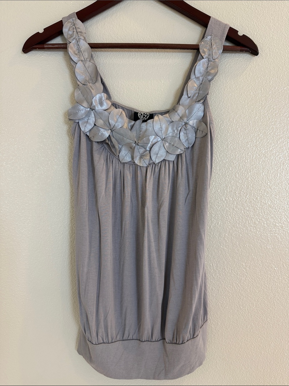 bobeau Light Gray Floral-Trim Sleeveless Tank
